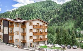 Residence Hotel Santa Maria Piscina E Wellness